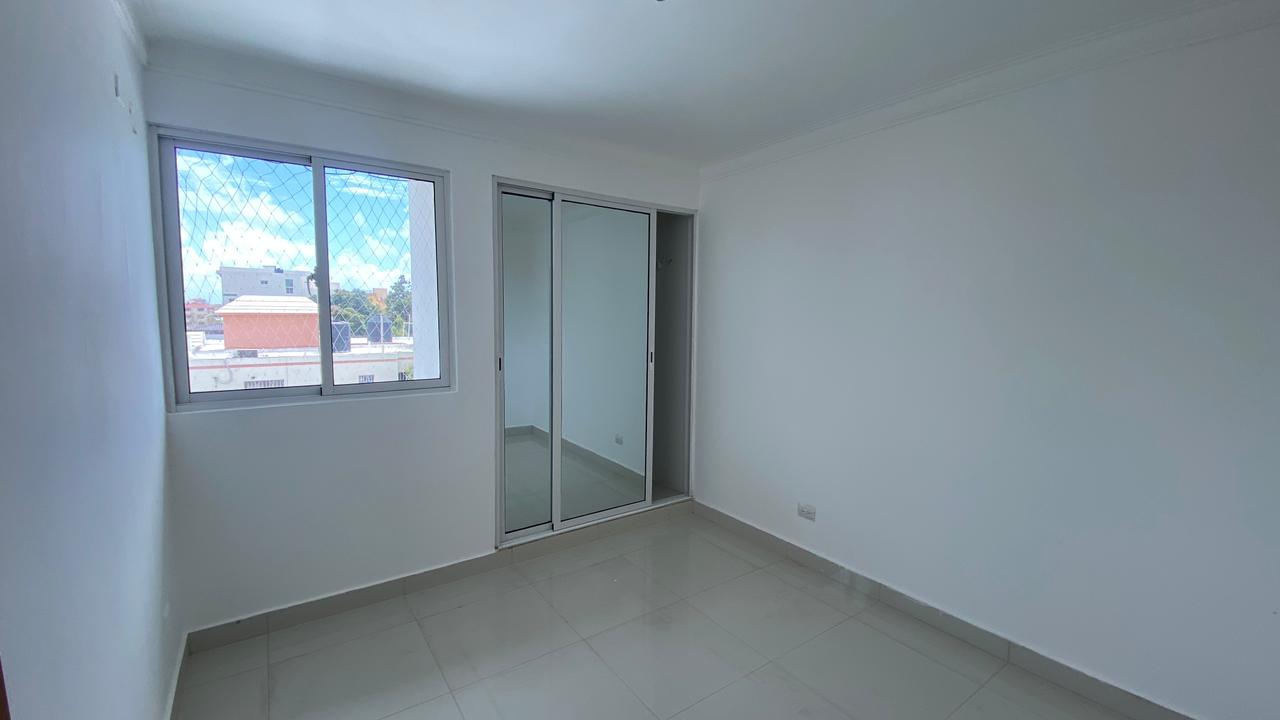 Vendo Penthouse en los corales de sur  4to piso  3 habitaciones princi Foto 7313894-6.jpg