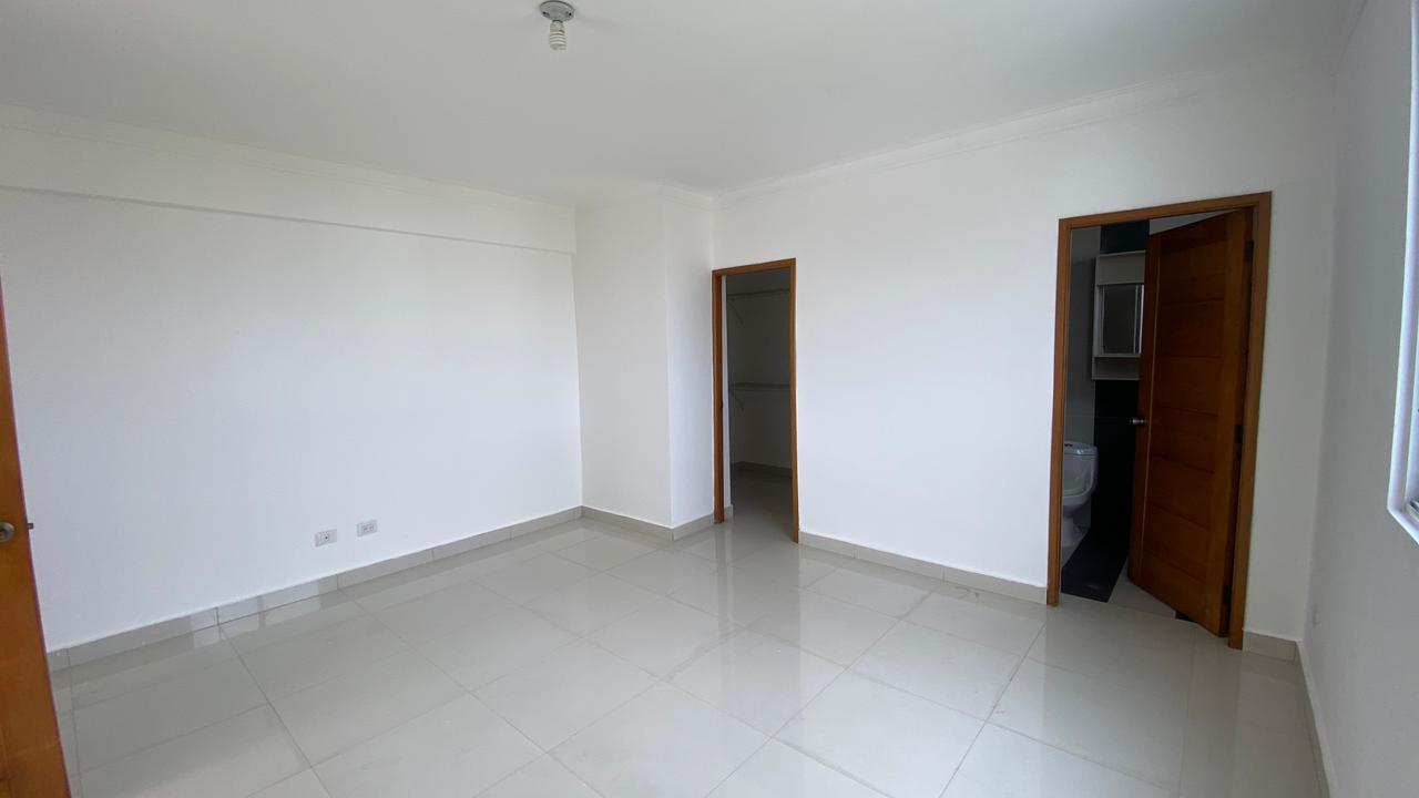 Vendo Penthouse en los corales de sur  4to piso  3 habitaciones princi Foto 7313894-7.jpg