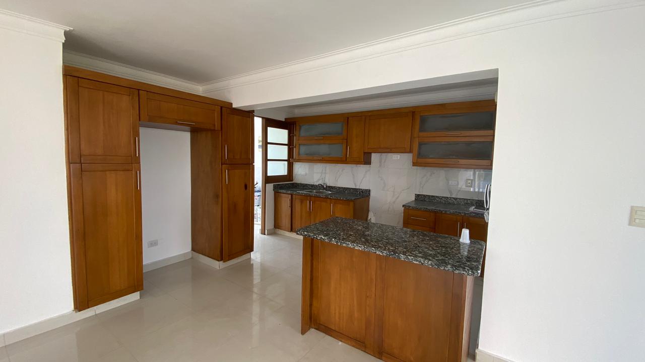 Vendo Penthouse en los corales de sur  4to piso  3 habitaciones princi Foto 7313894-9.jpg