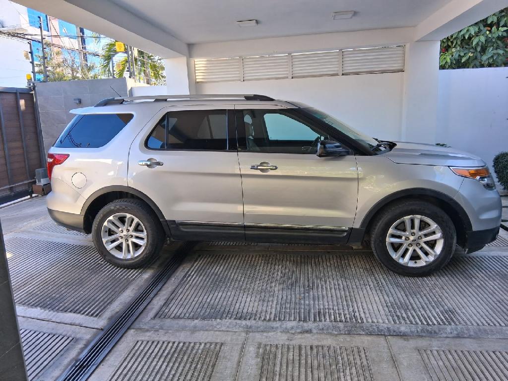 Ford Explorer XL 2013 Foto 7313899-2.jpg
