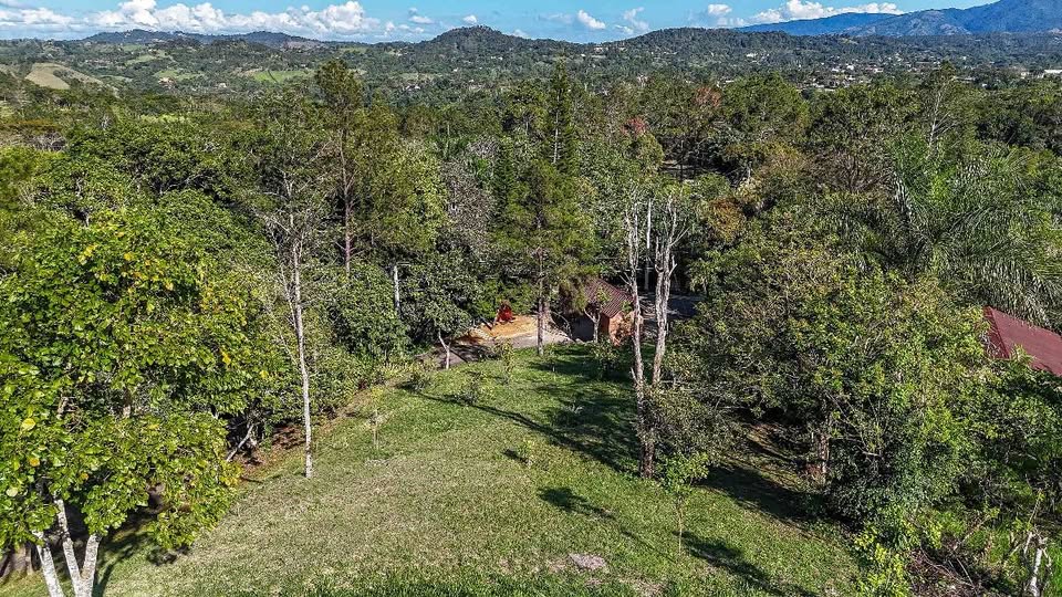 olar en Altos de la Floresta – Estancita Jarabacoa – 1331 m – Proyecto Foto 7313942-3.jpg