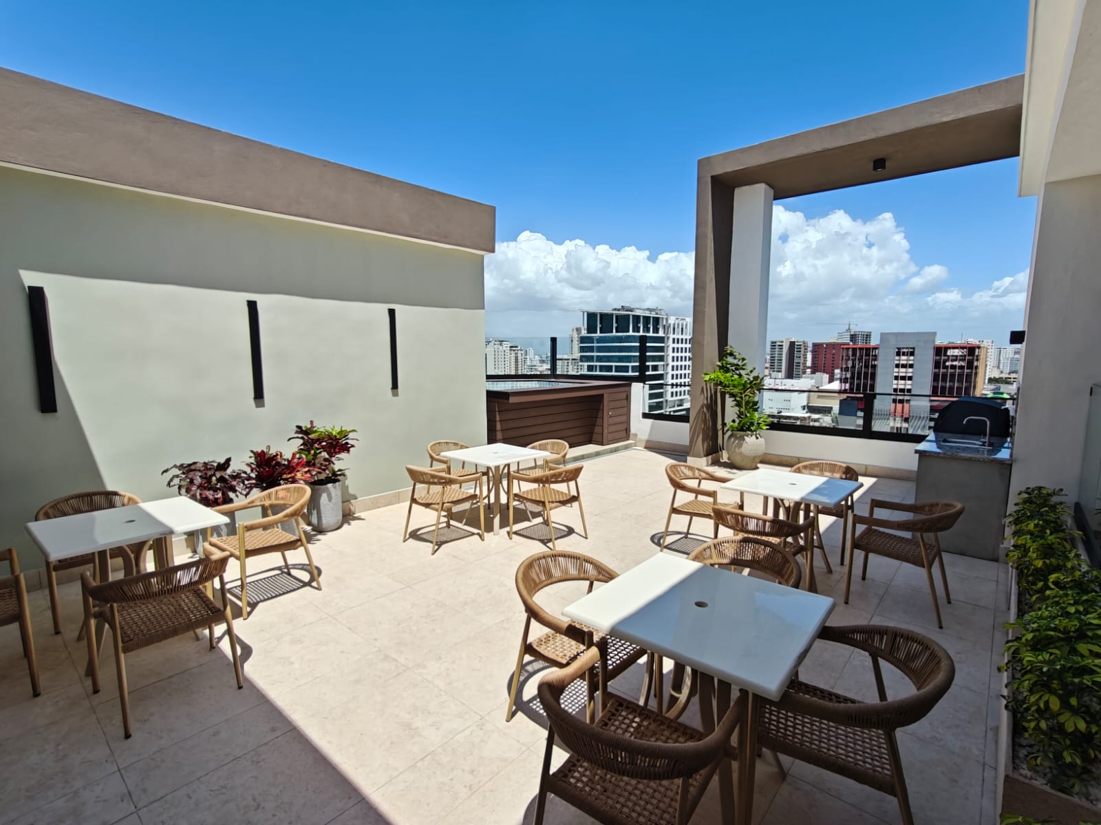 Se alquila hermoso apartamento Evaristo Morales Foto 7313951-3.jpg