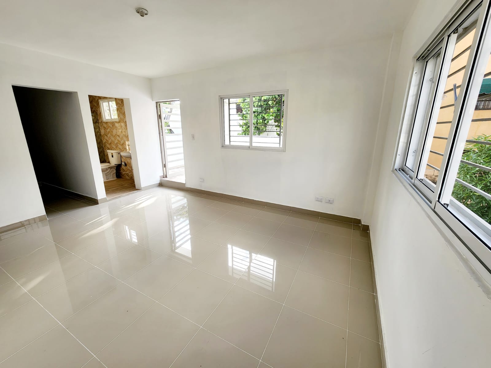 casa en alquiler uso comercial segundo nivel av. independencia  Foto 7313952-10.jpg