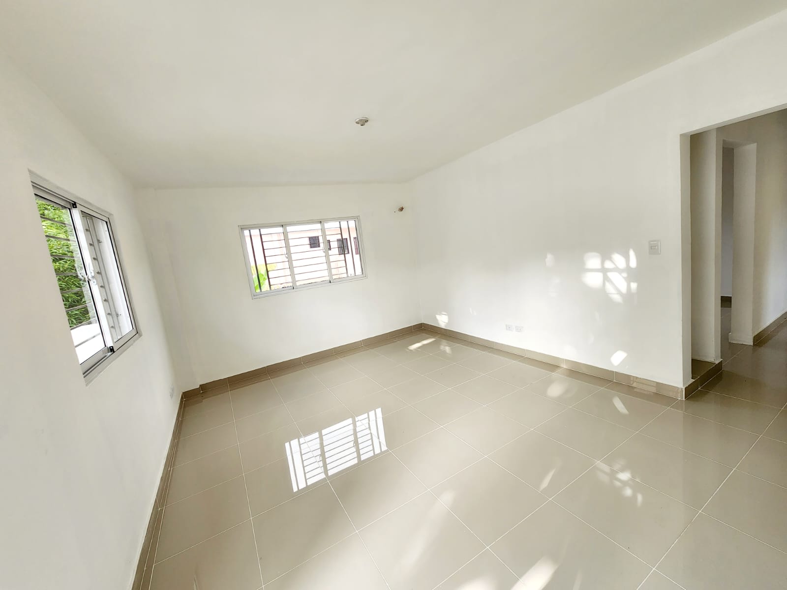 casa en alquiler uso comercial segundo nivel av. independencia  Foto 7313952-8.jpg
