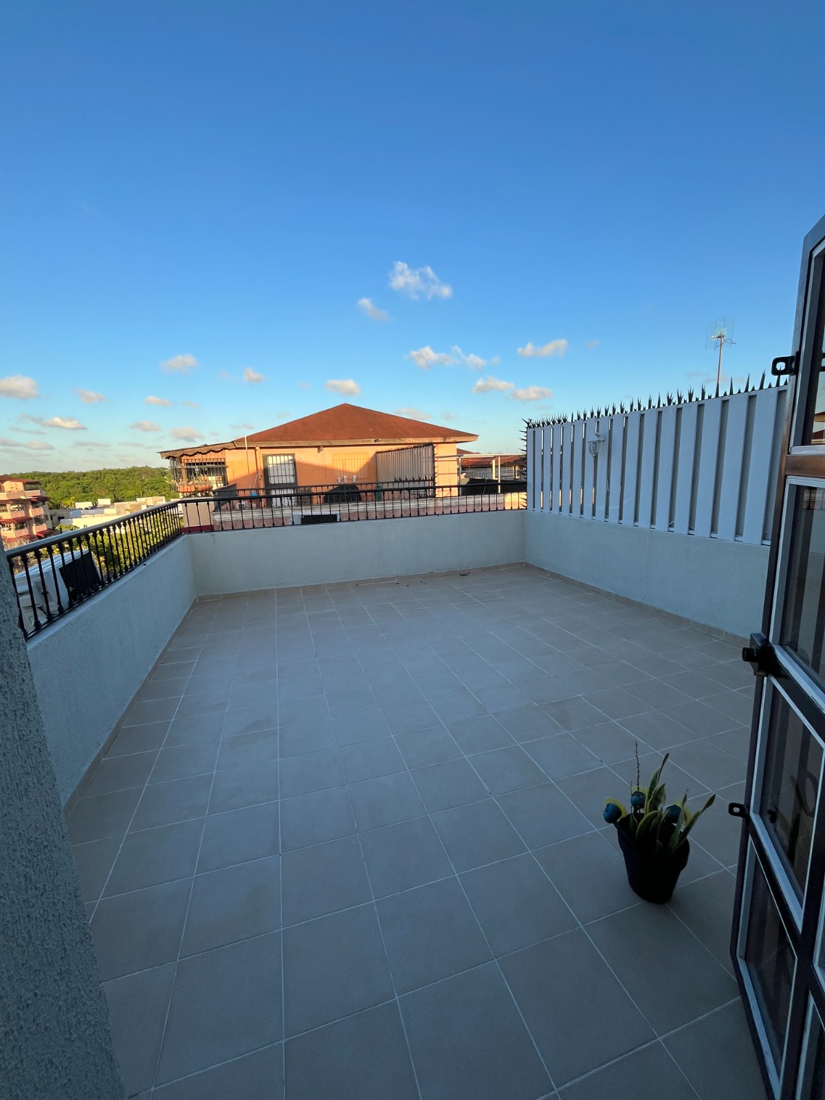 VENDO PENTHOUSE EN CIUDAD REAL II   160.80 METROS  4 PISO  3 HABITACIO Foto 7313957-8.jpg