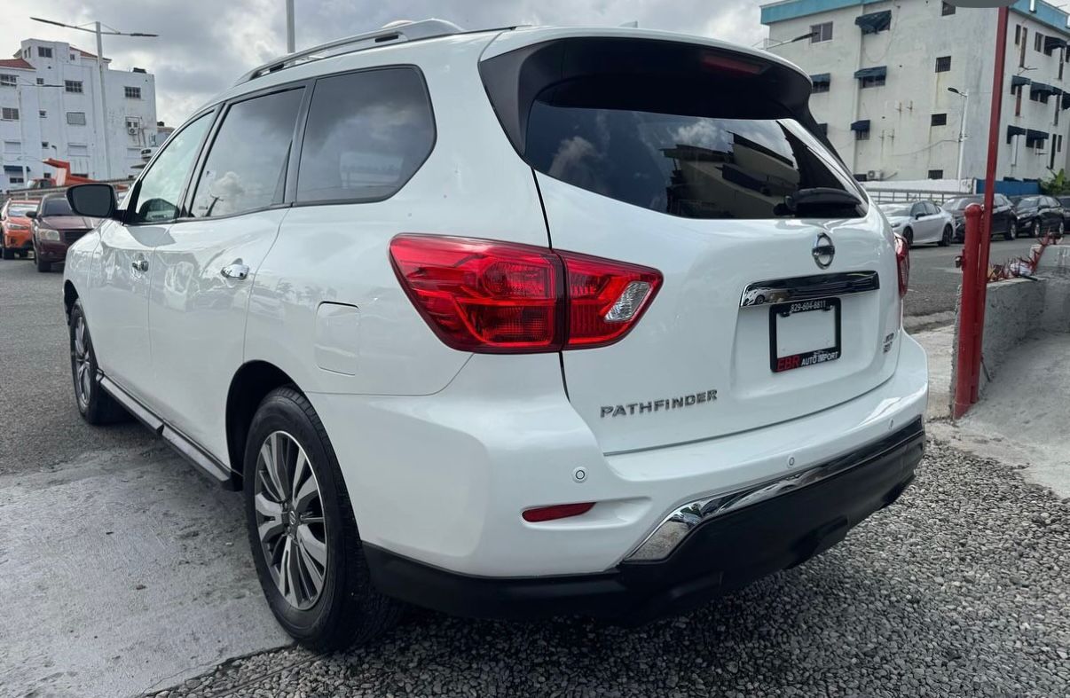 Nissan Pathfinder SV 4x4 2019 Foto 7313995-4.jpg