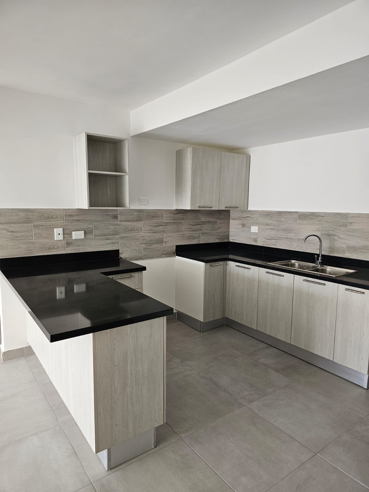 Apartamento en venta en la Cayetano Germosen  Distrito Nacional! Foto 7314001-4.jpg