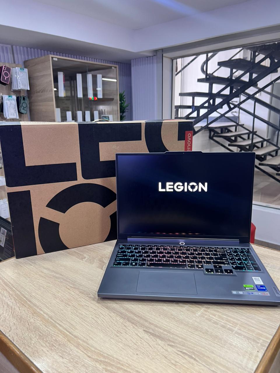  Lenovo Legion 5 16IRX9 RTX 4060 512GB SSD 16GB RAM intel Core i7-14th Foto 7314006-1.jpg