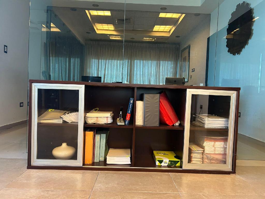 Moderna y Elegante Credenza para Oficina y Hogar Foto 7314058-1.jpg