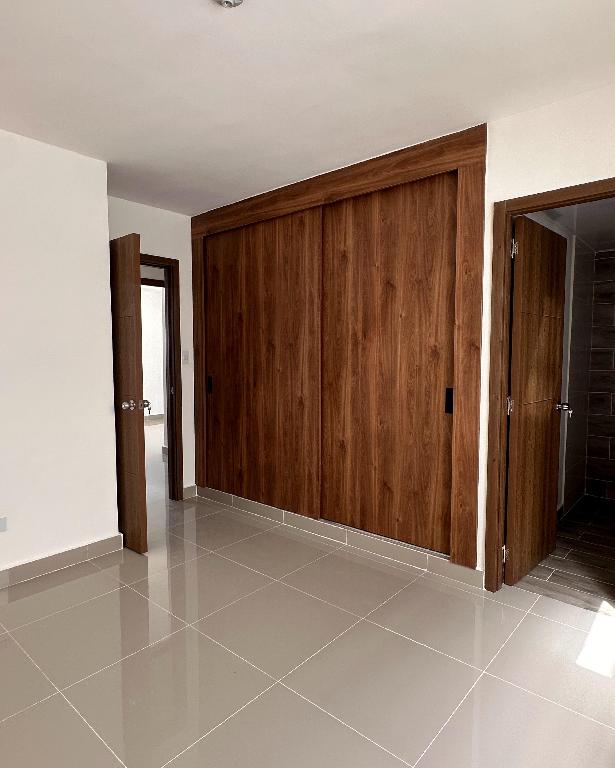 Apartamento con terraza en alquiler en Santo Domingo Este  Foto 7314086-9.jpg