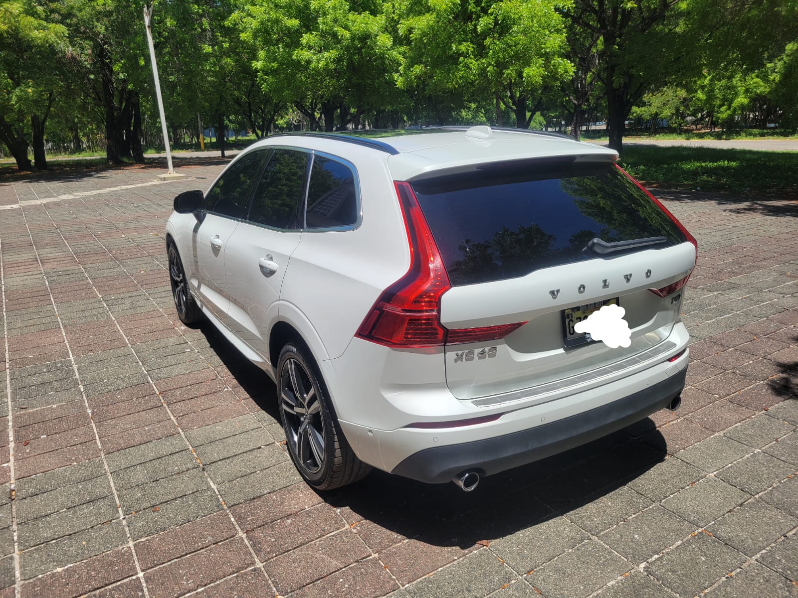 Volvo CX60 T5 Momentum 19  Foto 7314089-5.jpg