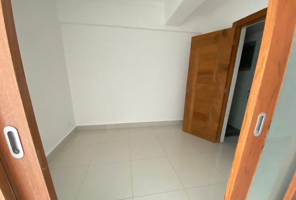 Alquiler apartamento vacío???? en Urb Fernández próx .al Bravo  Church Foto 7314101-15.jpg