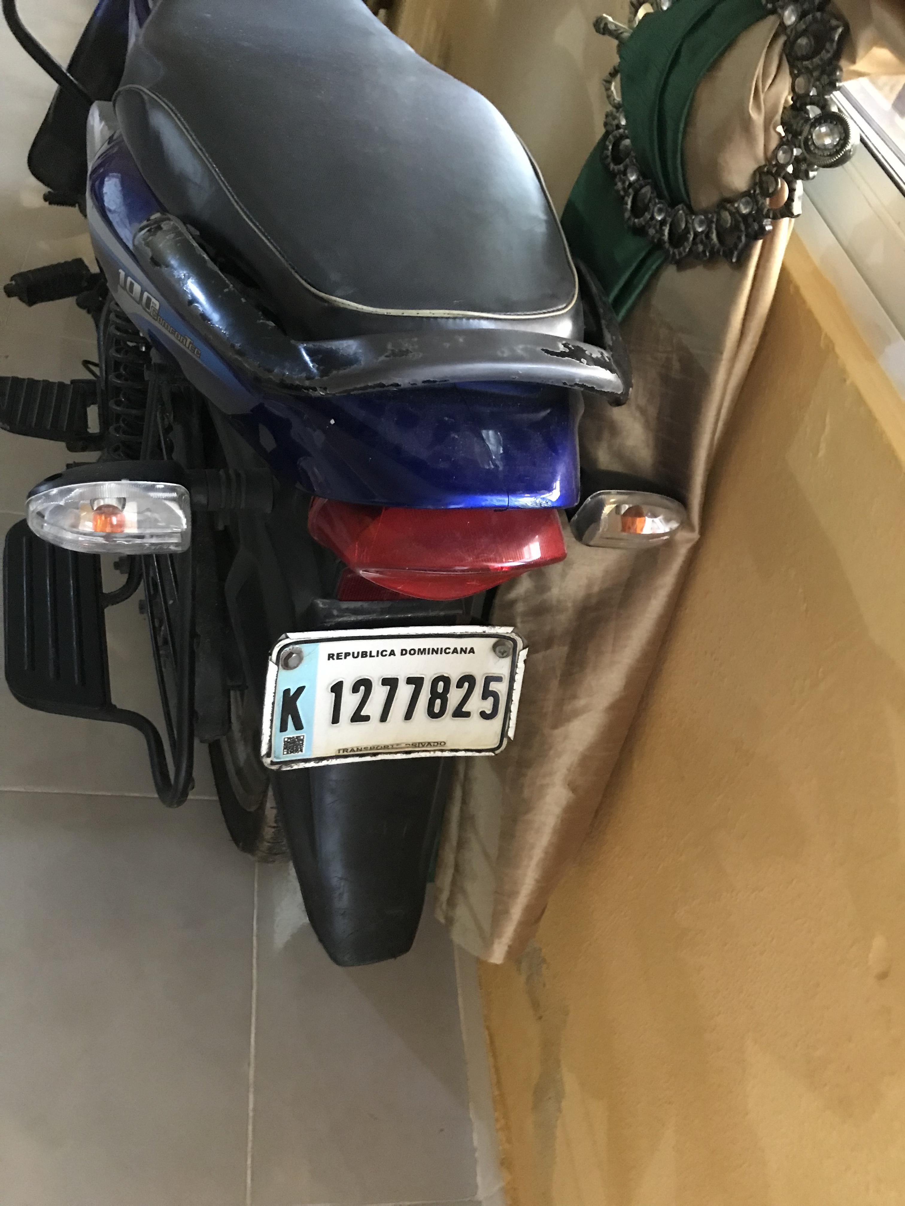 Motor Baja platina 100 2019 plásticos 2021 Foto 7314102-6.jpg