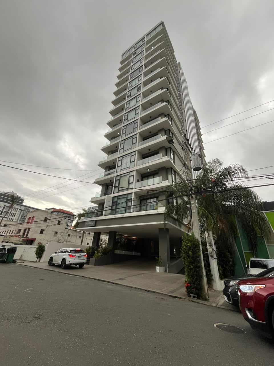 Apartamento en el corazón de Piantini casi esquina Abraham Lincoln Foto 7314136-9.jpg