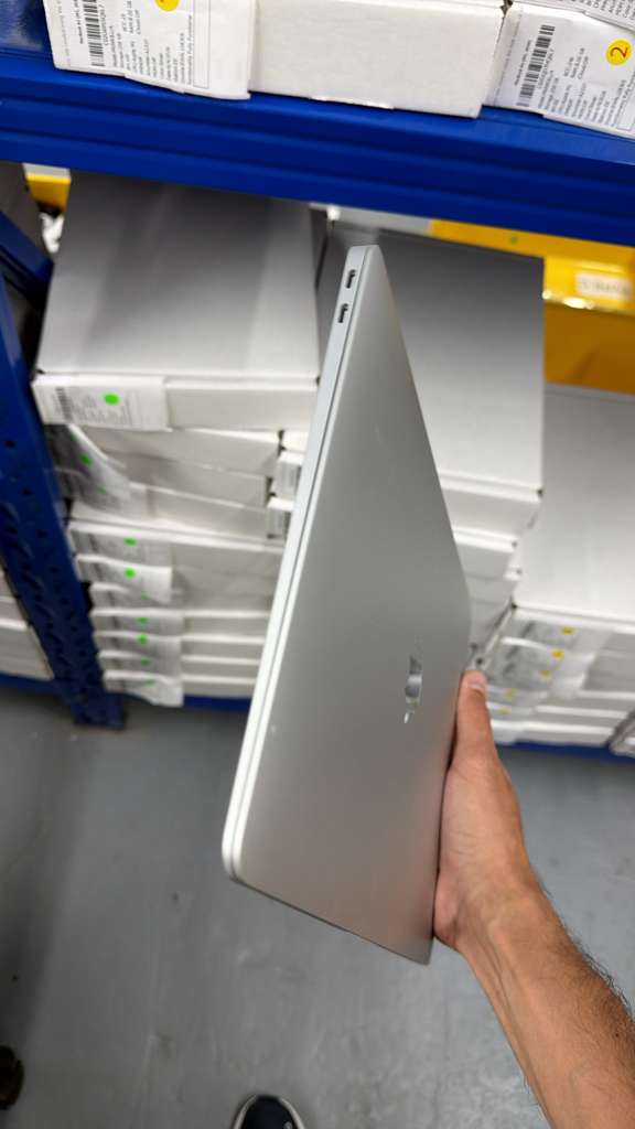 MACBOOK AIR 2020 Foto 7314475-2.jpg