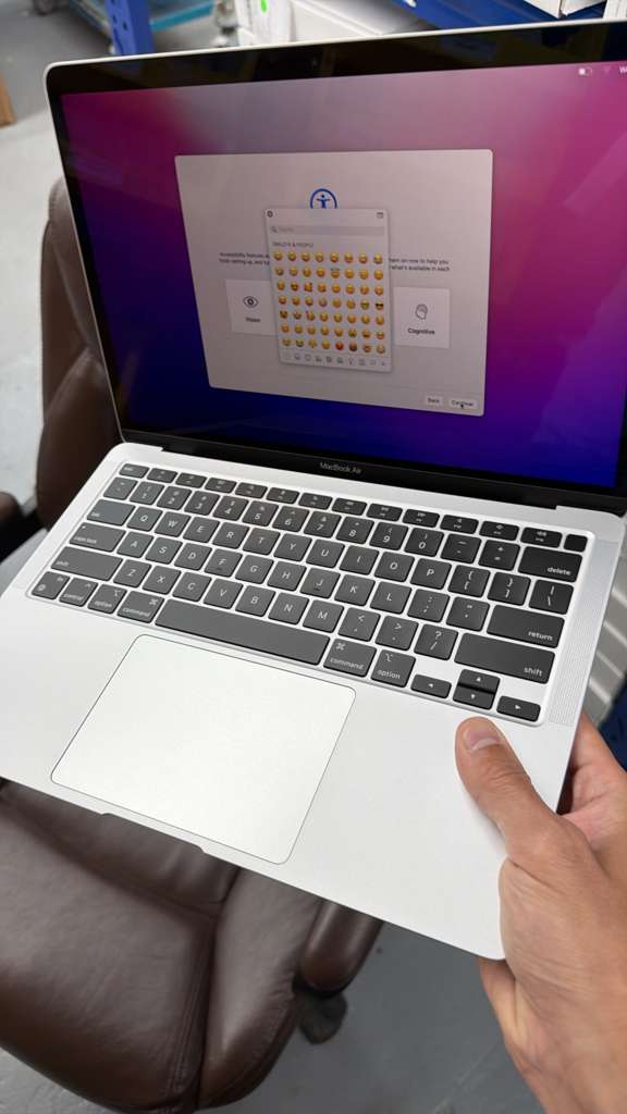 MACBOOK AIR 2020 Foto 7314475-3.jpg