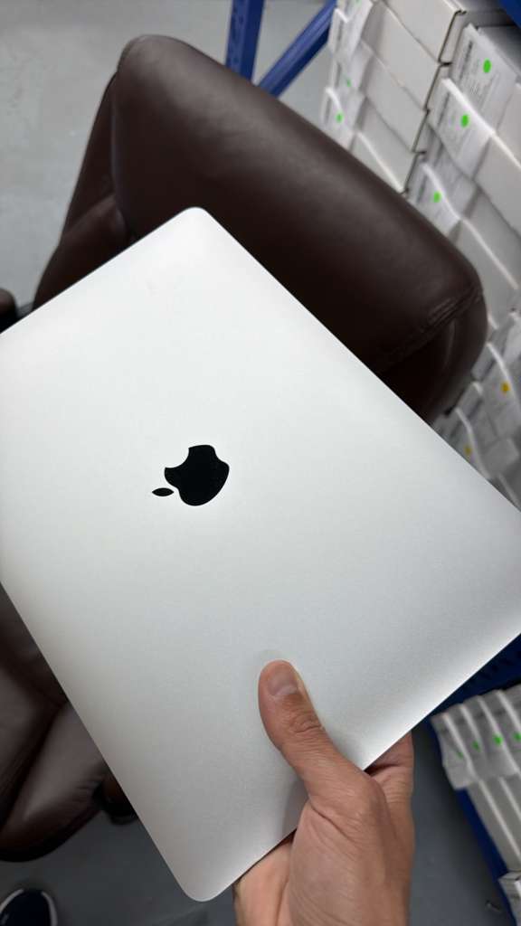 MACBOOK AIR 2020 Foto 7314475-4.jpg