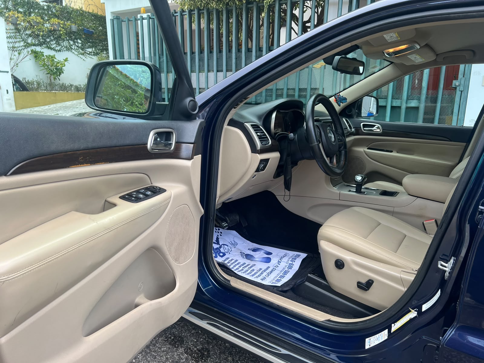 Jeep grand cherokee Laredo   2014  V6  4x4 en Puerto Plata Foto 7314497-2.jpg
