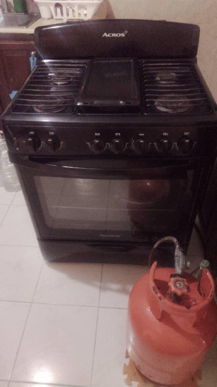 Estufa con horno en muy buenas condiciones 4000 pesos Foto 7314503-1.jpg