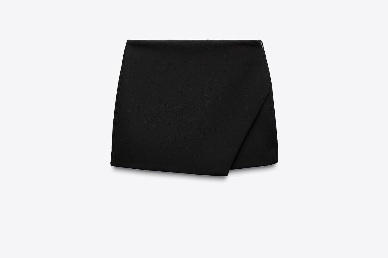 COQUETA MINI FALDA PANTALÓN NEGRA  Foto 7314605-1.jpg