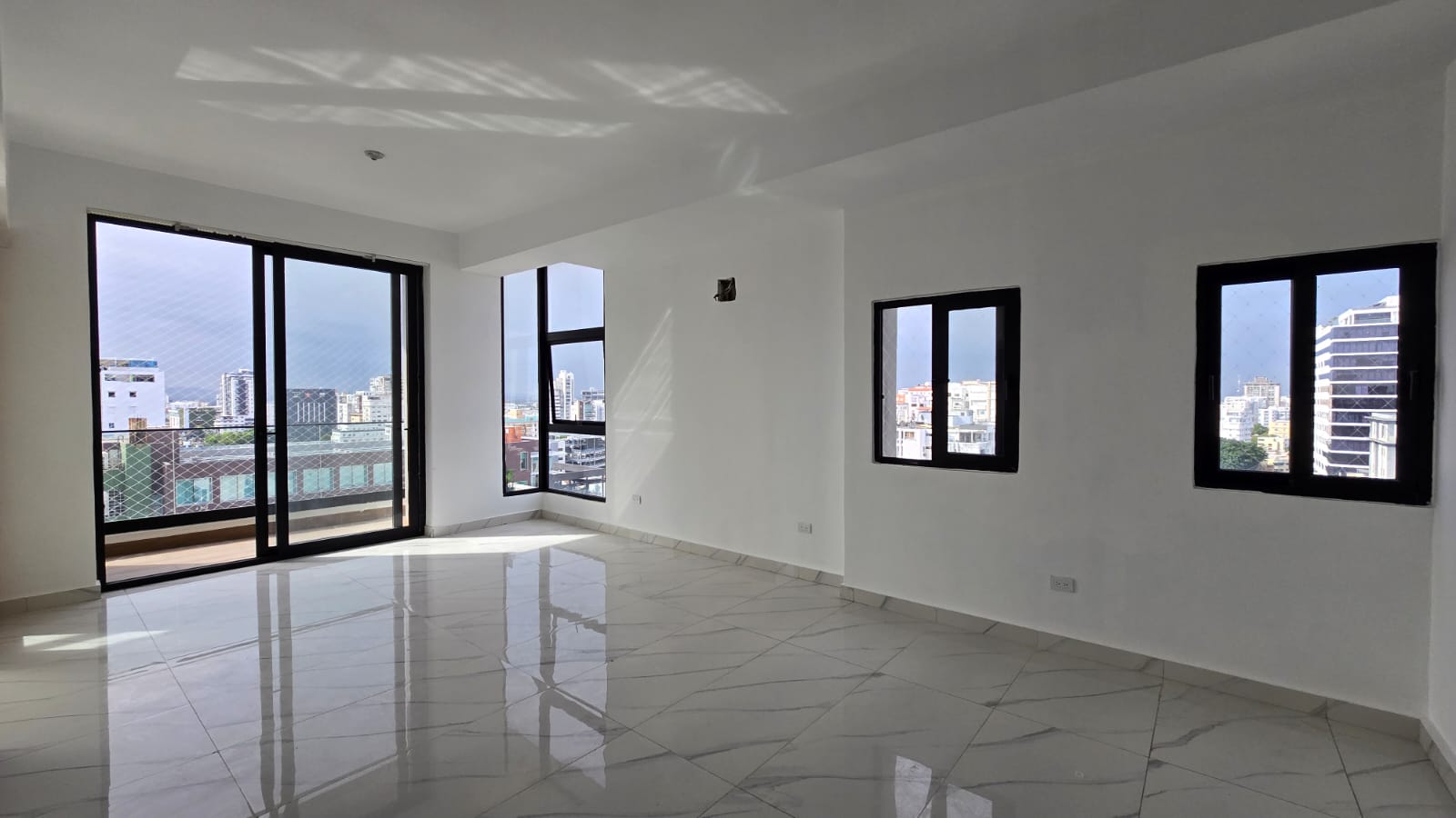 ????️ Apartamento moderno en Piantini Piso 13 con espectaculares vista Foto 7314655-7.jpg