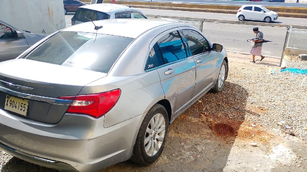 se vende chrysler 200 asi como esta  Foto 7314703-3.jpg