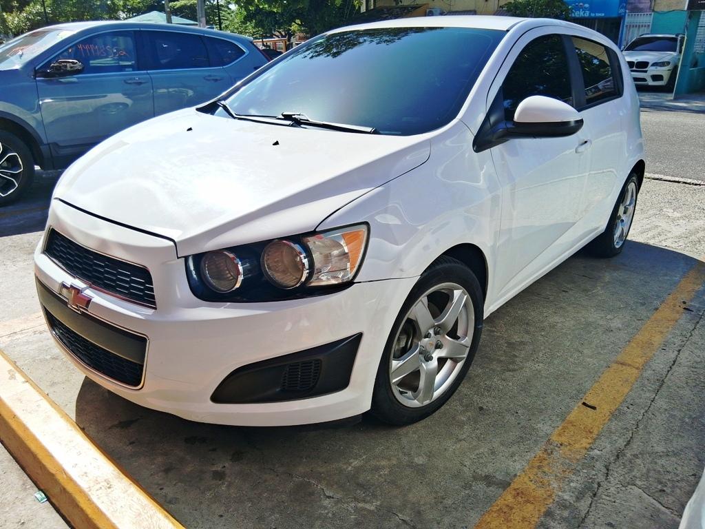 Chevrolet Sonic LS Hatchback 2015 Mecanico  Foto 7314709-2.jpg