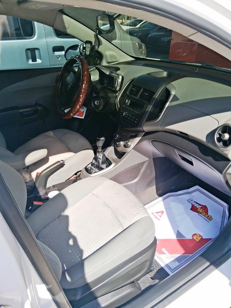 Chevrolet Sonic LS Hatchback 2015 Mecanico  Foto 7314709-9.jpg