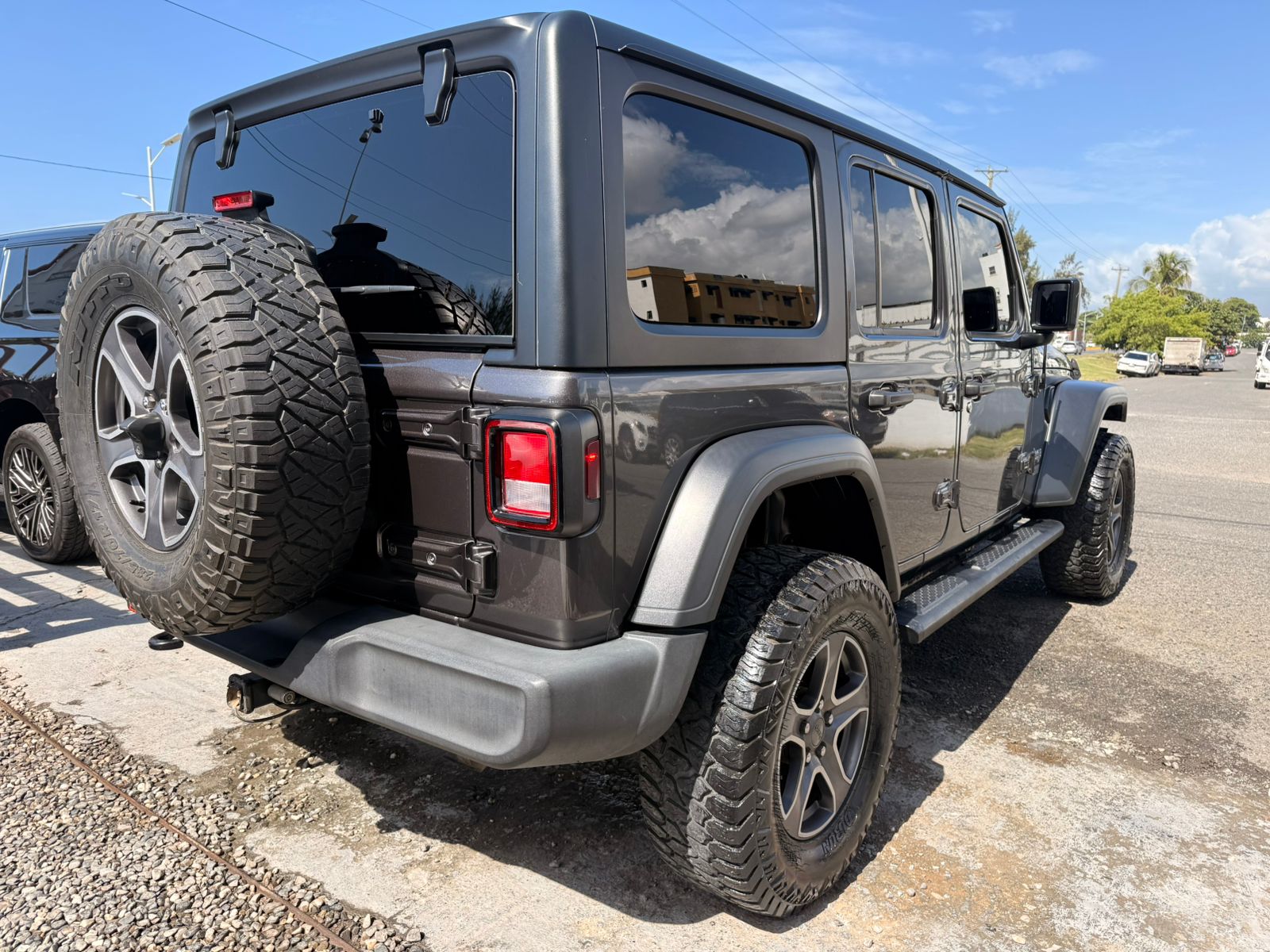 Jeep Wrangler Sport S 2018 Foto 7314724-3.jpg
