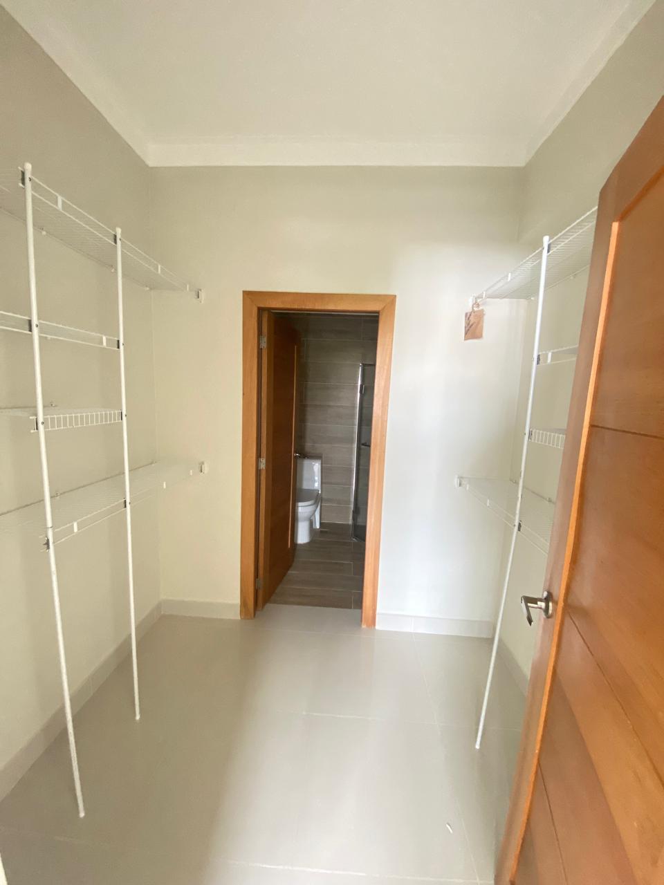 Apartamento en Renta en Bella Vista Santo Domingo Foto 7314726-12.jpg
