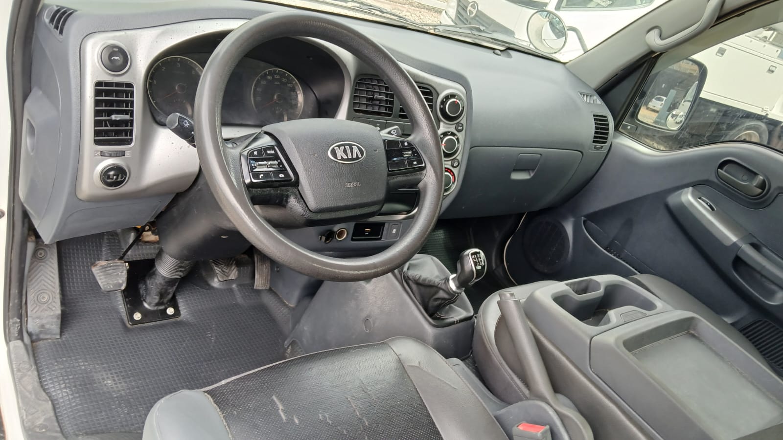 VENDO KIA BONGO 2020 MECANICO INICIAL 100000 FINANCIAMIENTO DISPONIBLE Foto 7314727-11.jpg