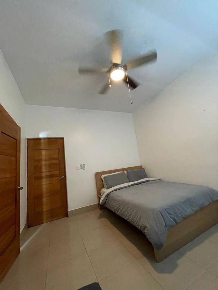 Asombrosa venta de apartamento totalmente amueblado en Piantini. Foto 7314791-11.jpg