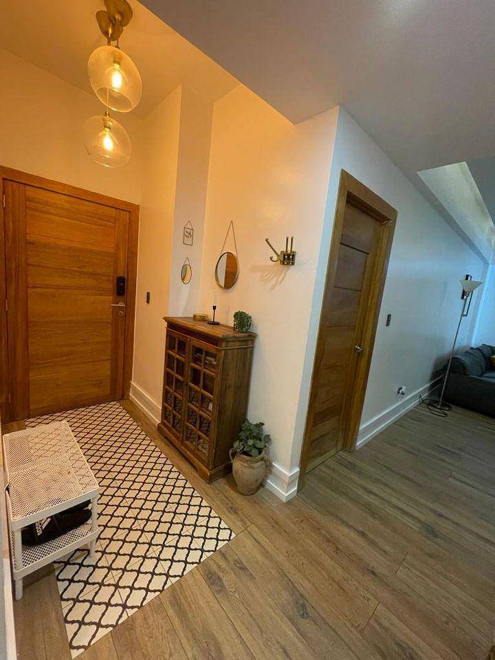 Asombrosa venta de apartamento totalmente amueblado en Piantini. Foto 7314791-3.jpg