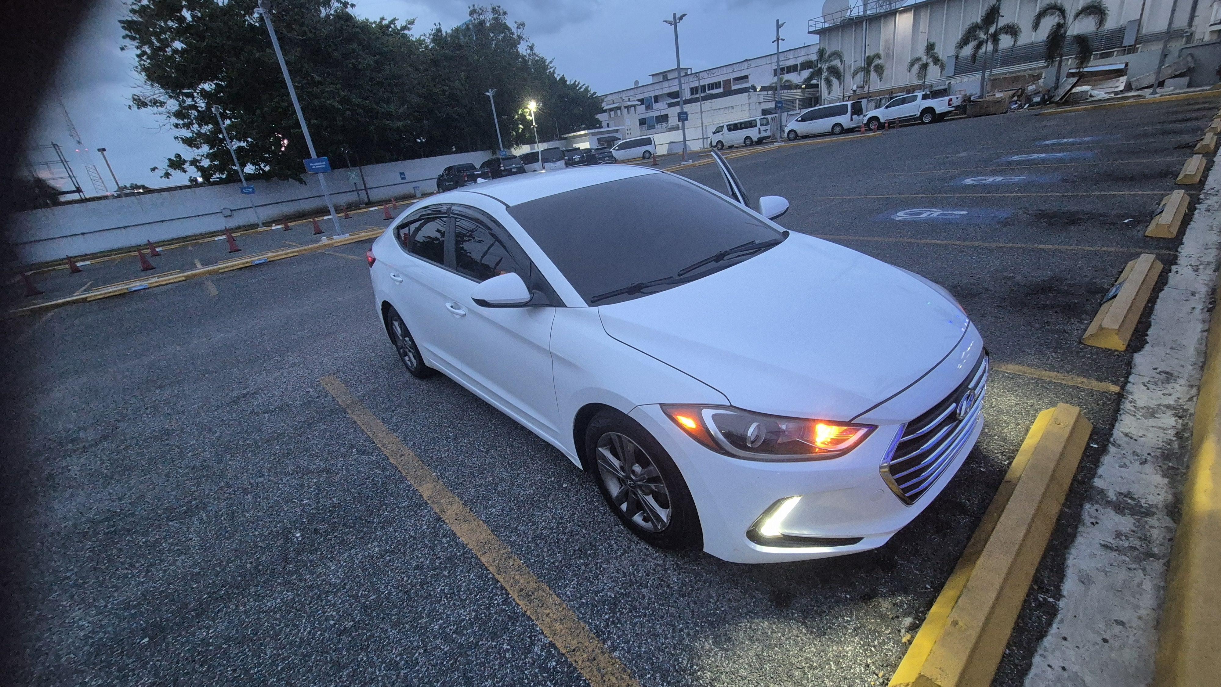 Hyundai Elantra SEL Value 2018 Foto 7314793-8.jpg