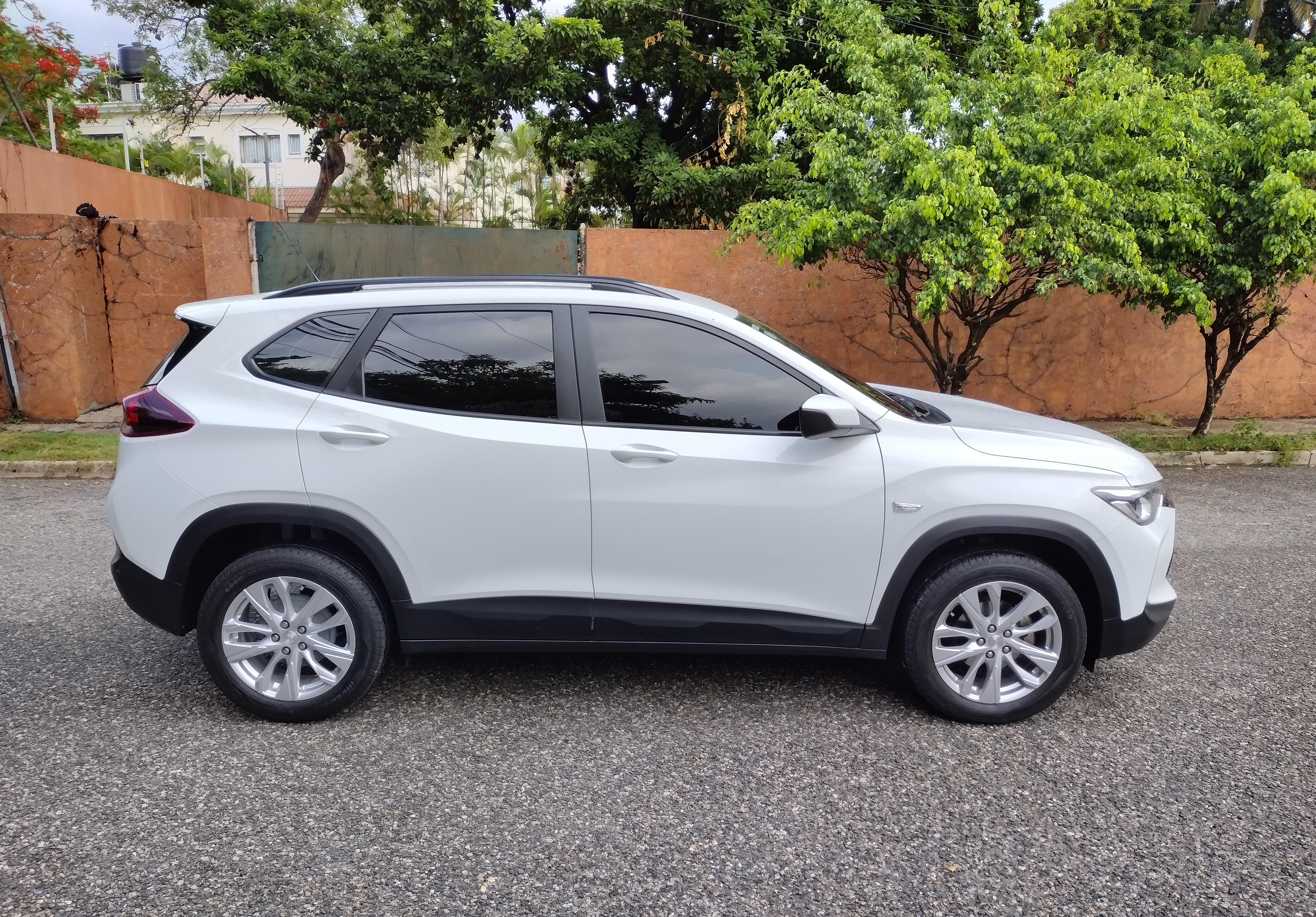 Chevrolet Tracker LT 2023 con 11.000 km con sus Plasticos  Foto 7314799-3.jpg