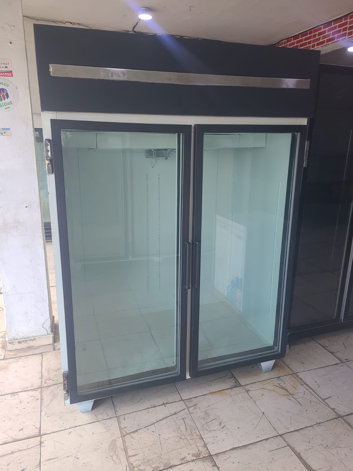 Frezer exhibidor de 50 pies cubicos listo para negocio con envio y gar Foto 7314984-1.jpg