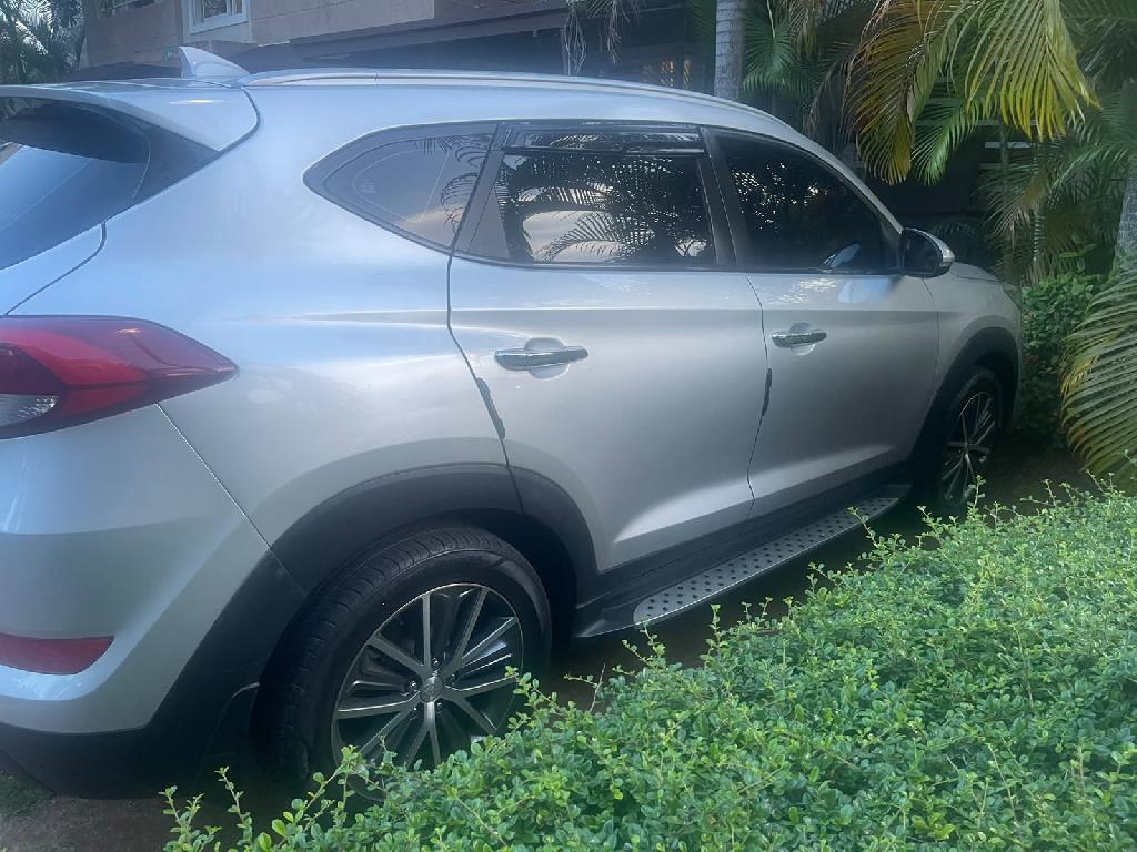 Vendo Hyundai Tucson excelentes condiciones Negociable Foto 7315014-2.jpg