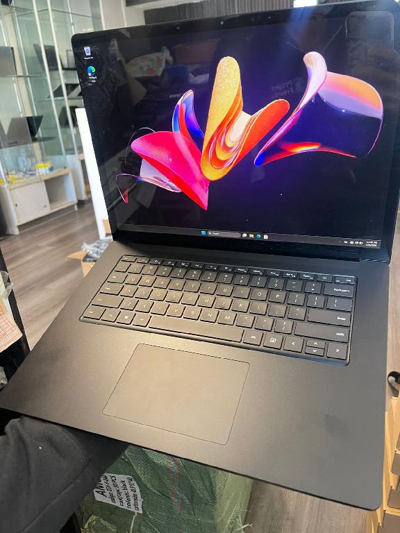 Microsoft Surface Laptop 3 Elegancia y Portabilidad Foto 7315031-1.jpg