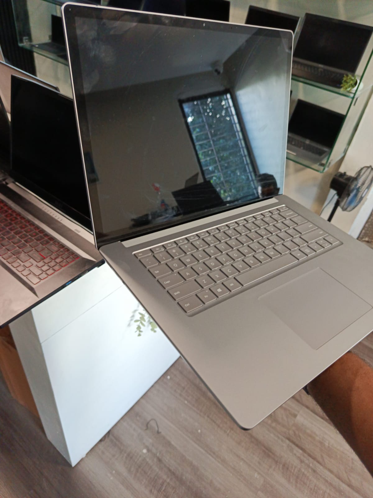 Microsoft Surface Laptop 3 Elegancia y Portabilidad Foto 7315031-3.jpg