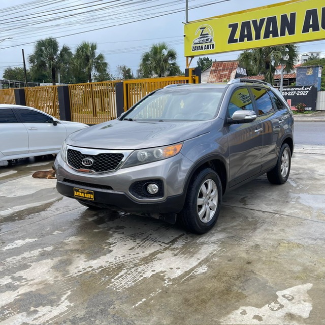 VENTA DE KIA SORENTO AÑO 2013 4 CILINDRO Y 3 FILA ASIENTO Foto 7315127-1.jpg