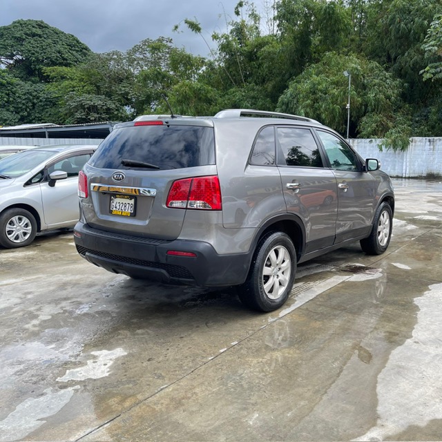 VENTA DE KIA SORENTO AÑO 2013 4 CILINDRO Y 3 FILA ASIENTO Foto 7315127-6.jpg