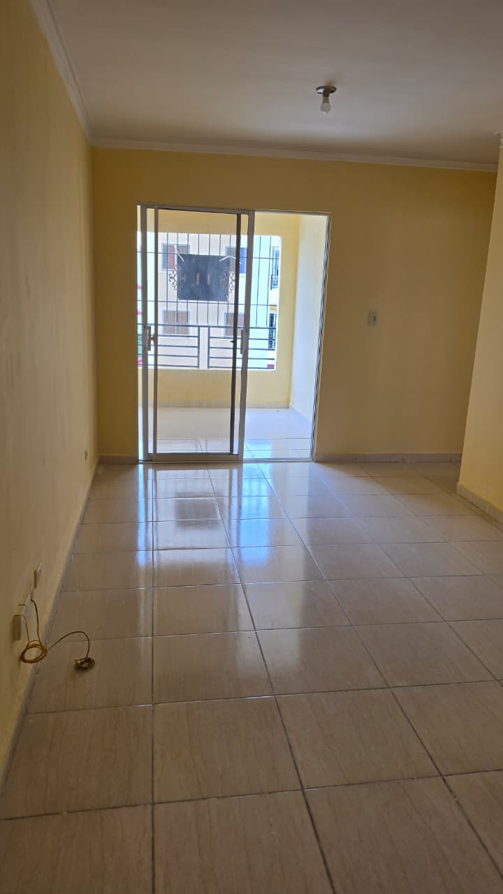 Alquiler Apartamento_Res. Juan Rafael --- 4to Piso Foto 7315138-4.jpg