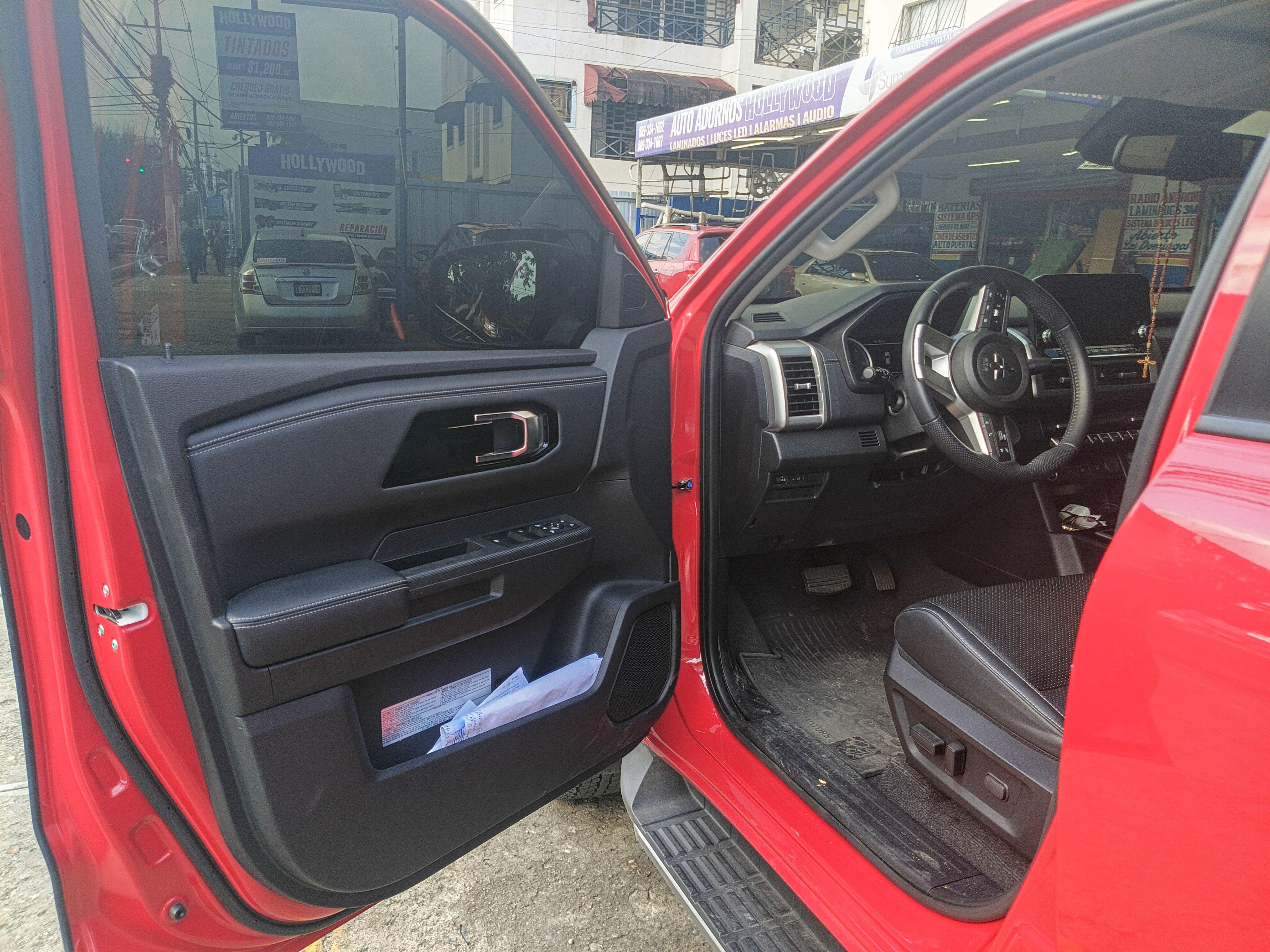 Mitsubishi Tritón Diésel Doble Cabina 4WD 25  Foto 7315211-7.jpg