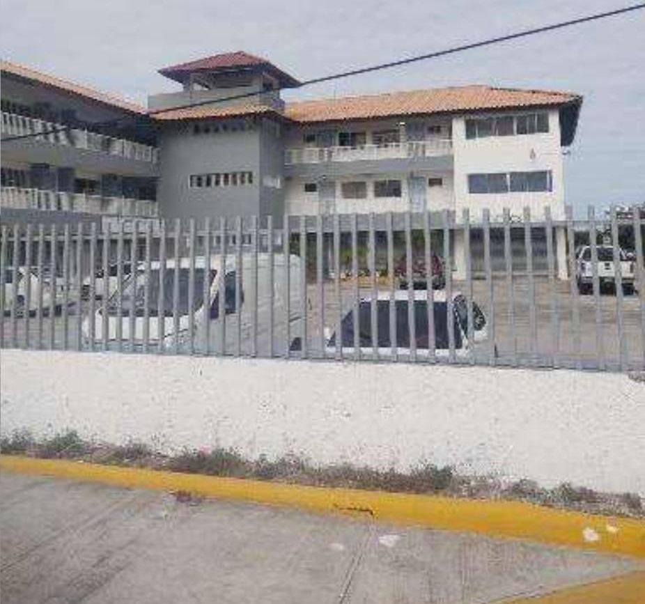 Vendo Local Comercial de 485 Mts.2 en Av. Estados Unidos BAVARO 33 men Foto 7315212-3.jpg
