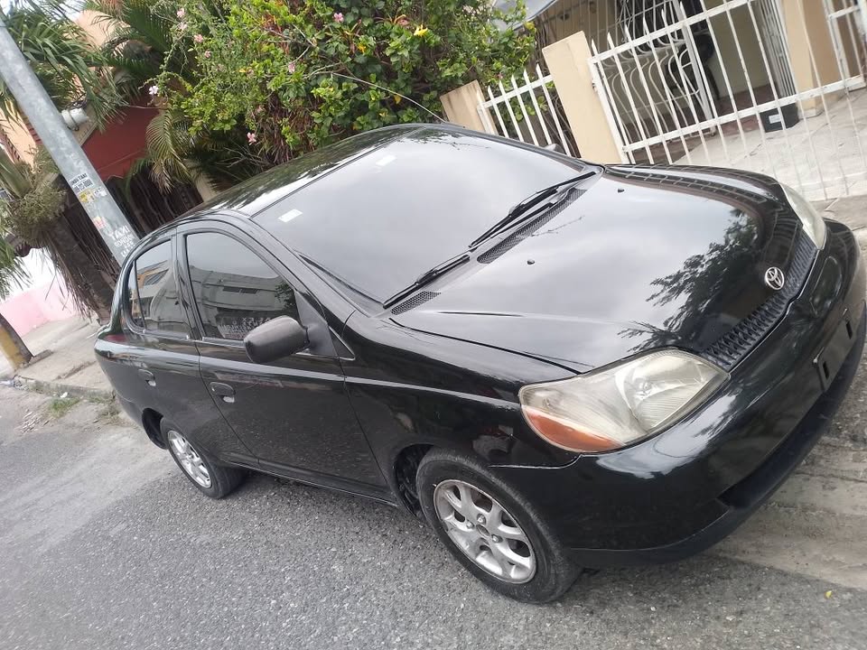 Toyota Yaris 2000 Foto 7315240-1.jpg