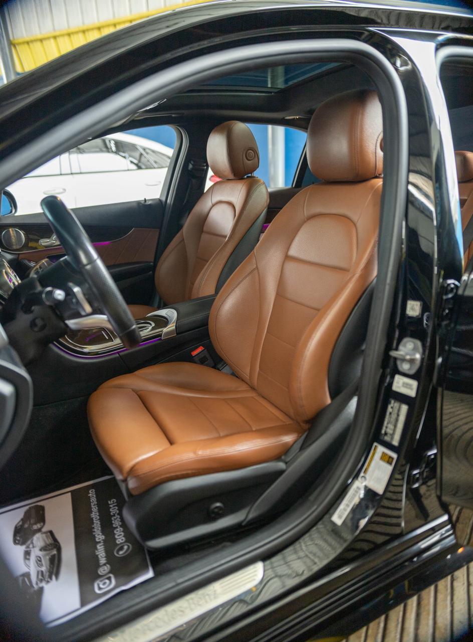 Mercedes Benz C300 AMG 4matic 2020 Clean Carfax Foto 7315521-7.jpg