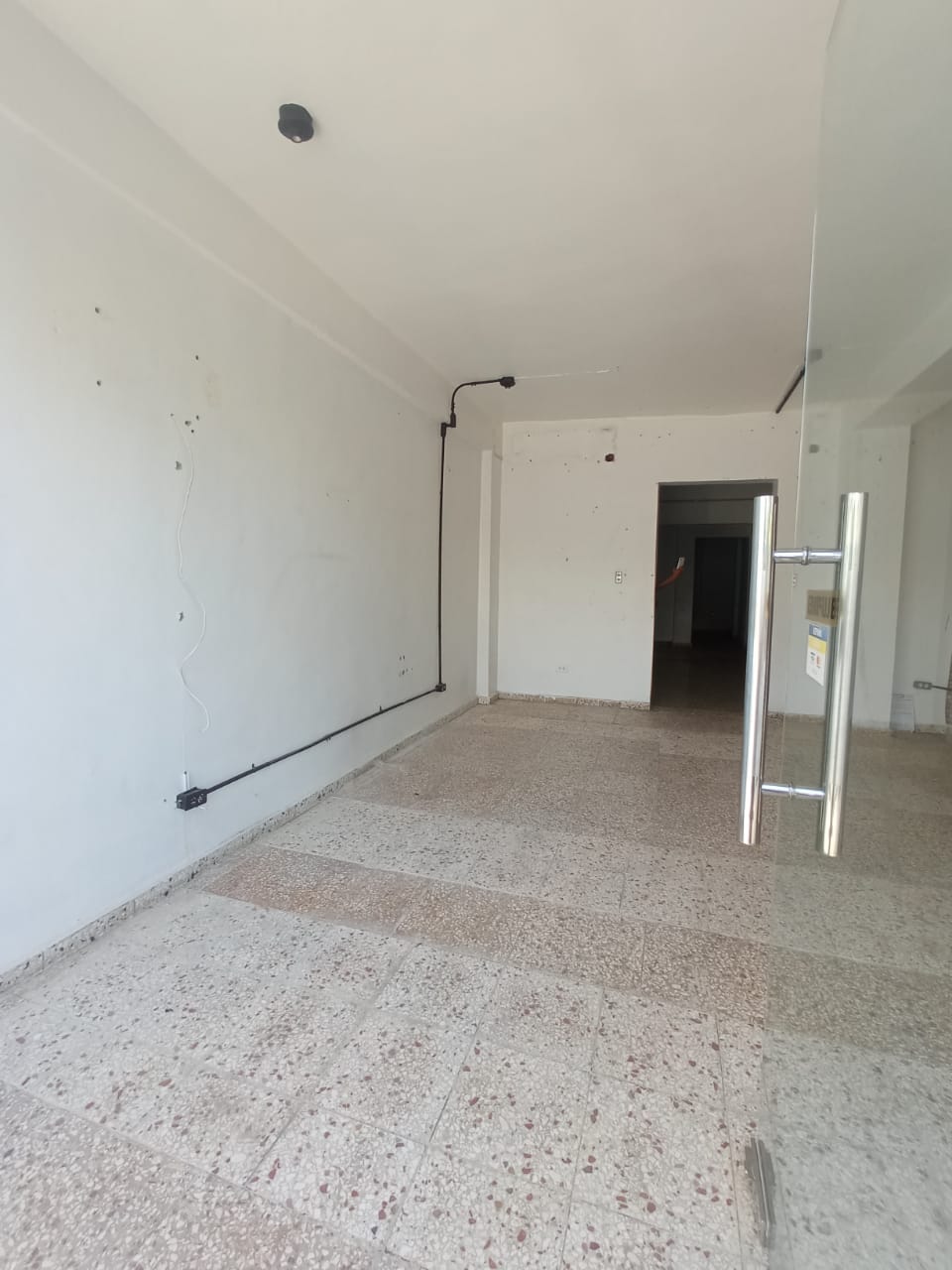 Local Comercial en Alquiler en Bella Vista Foto 7315567-4.jpg