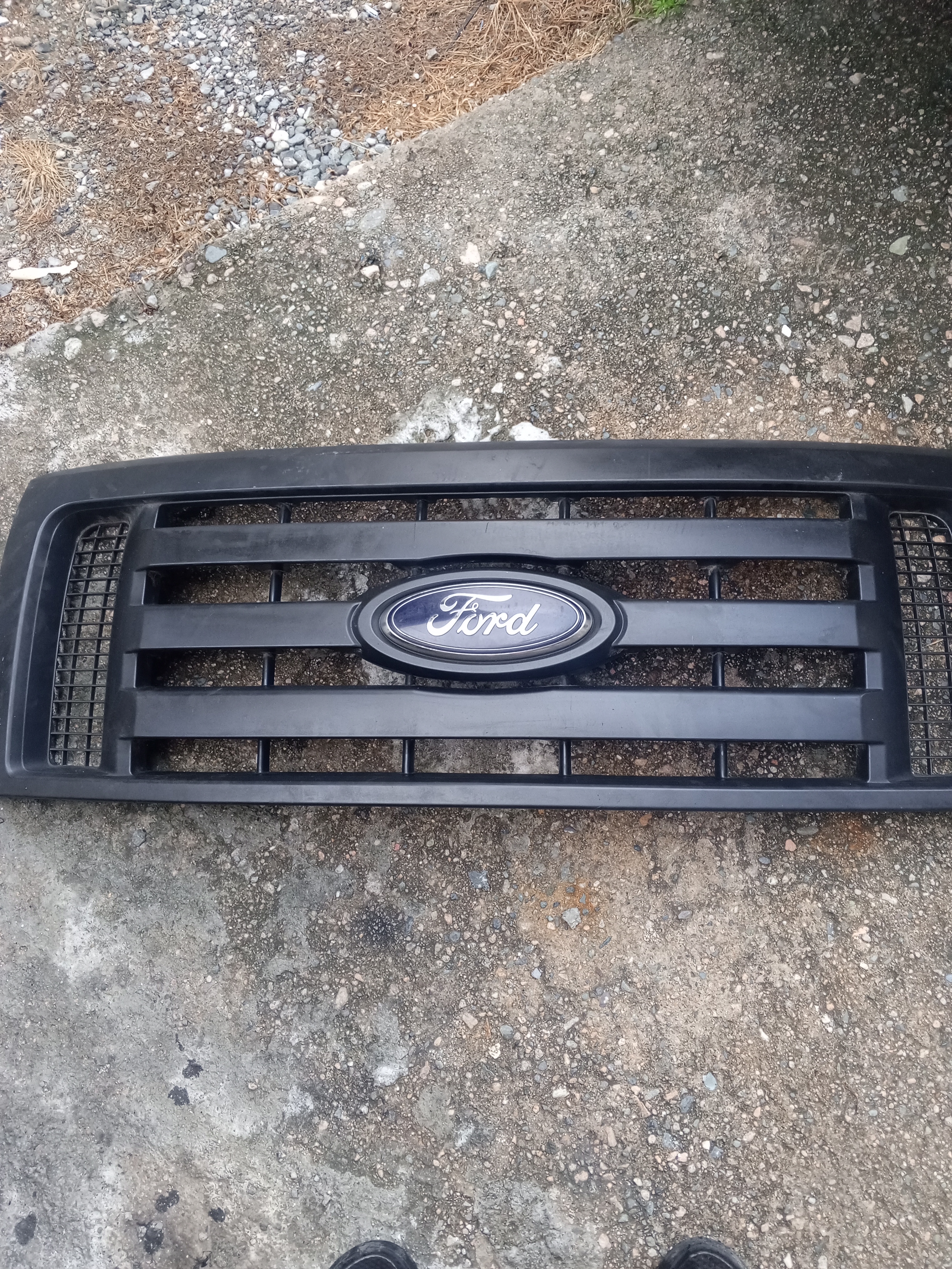 Parrilla Ford f150 del 2009 al 2014 en San Cristóbal Foto 7315717-2.jpg