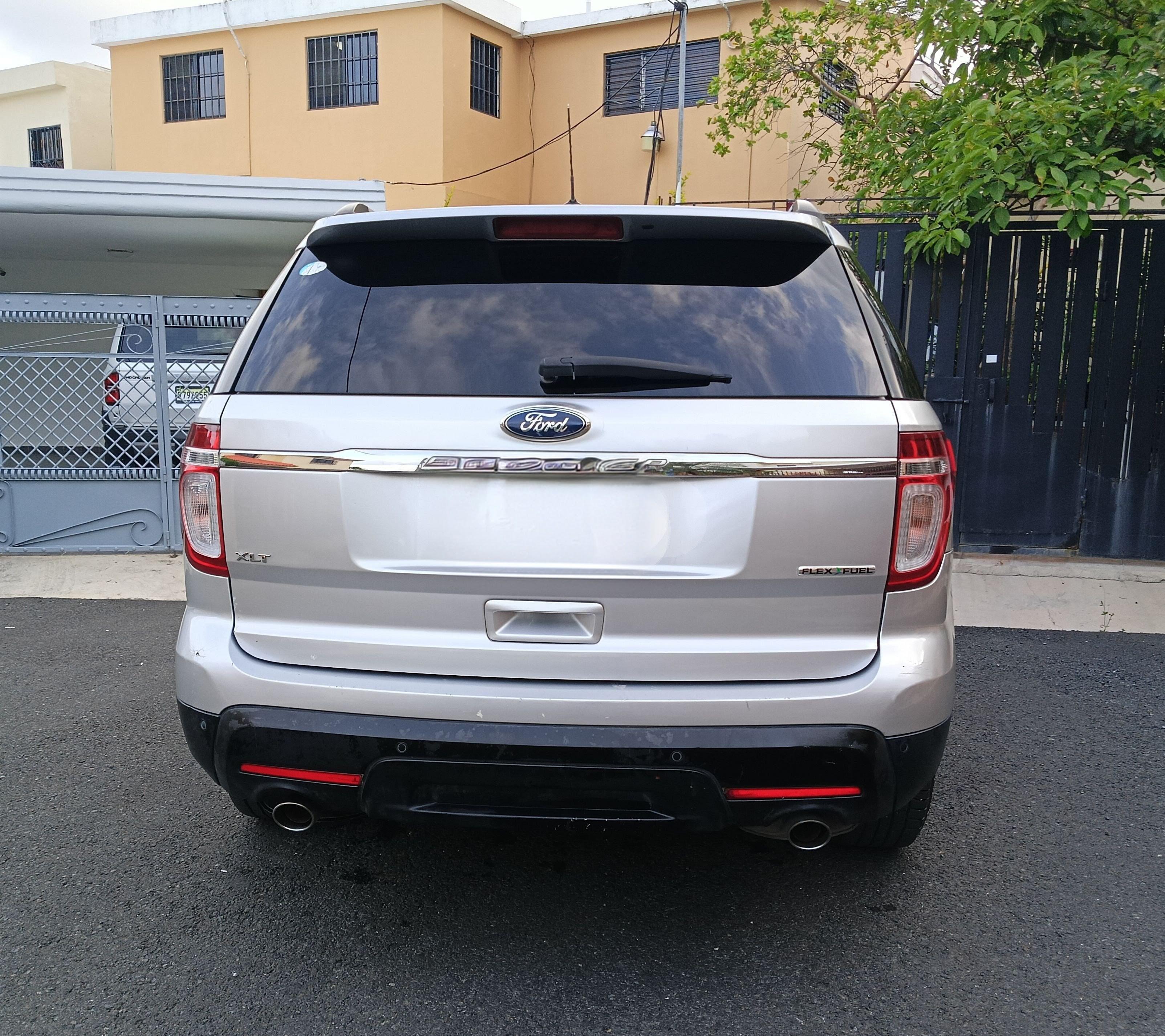 Ford Explorer XLT de la Casa 14  Foto 7315733-5.jpg