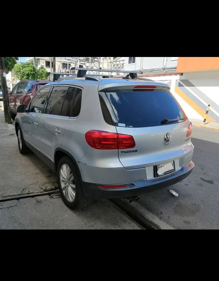 Volkswagen Tiguan SE Turbo 4WD 15  Foto 7315753-5.jpg